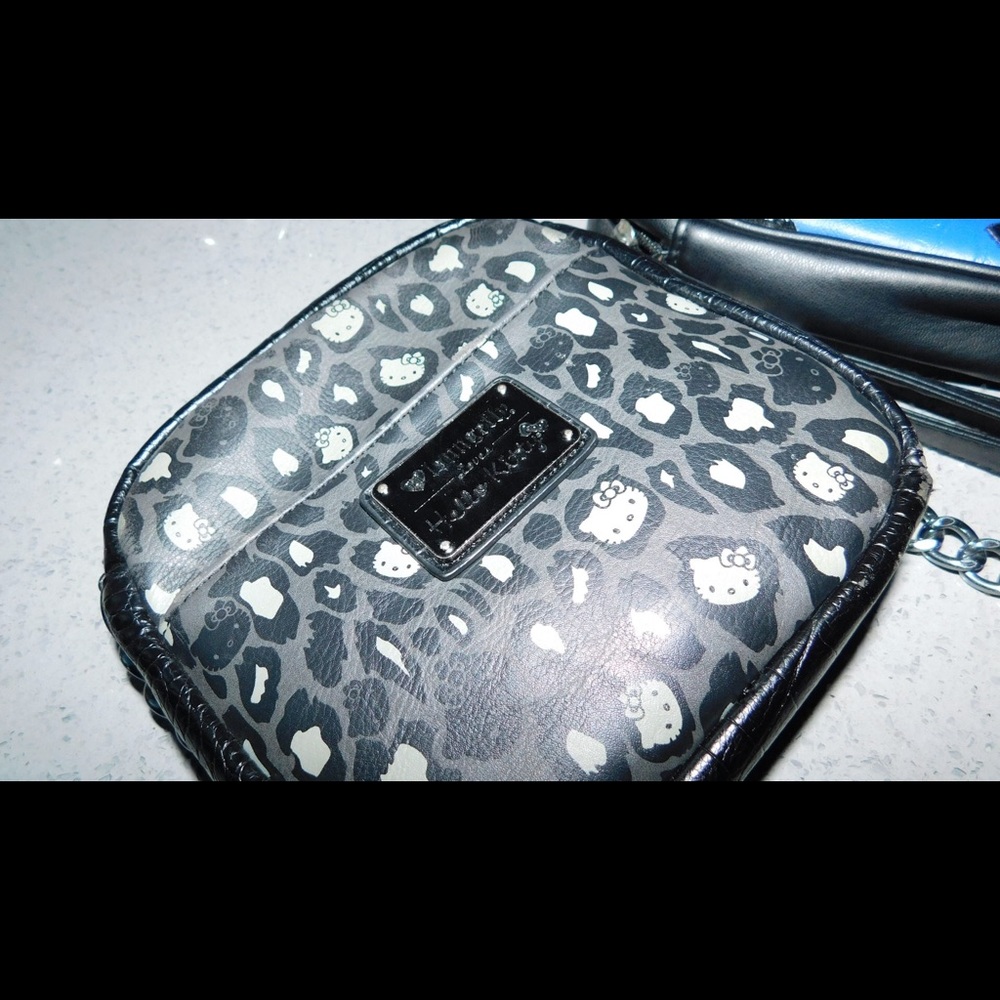 hello kitty purses